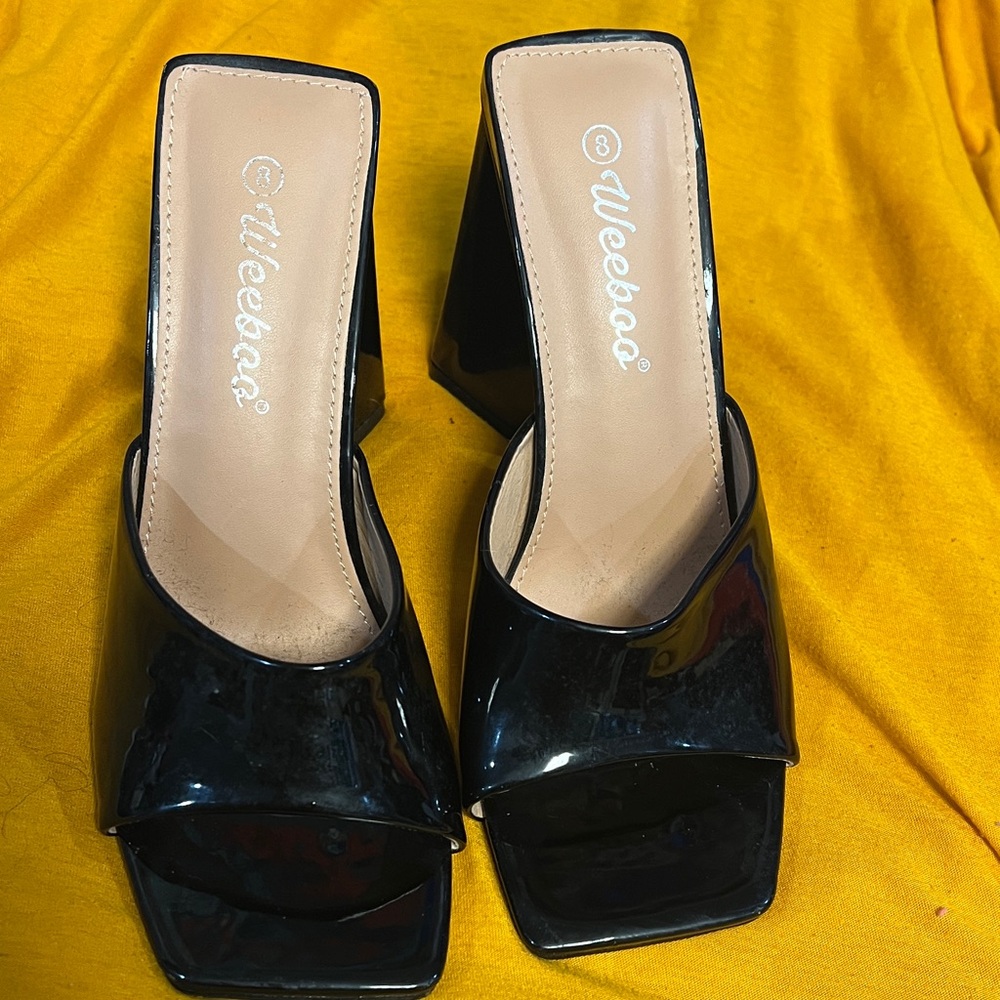 Uleeba Sleek Black High-Heel Mules